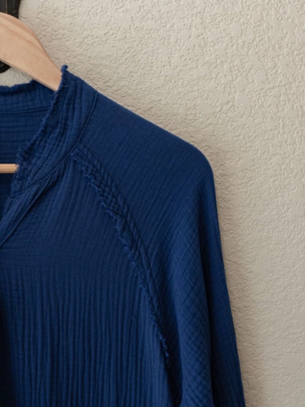 Zenana Gauze Button Up Shirt Blue Raw Hem Oversized Pocket Top Cotton Small - Picture 4 of 13